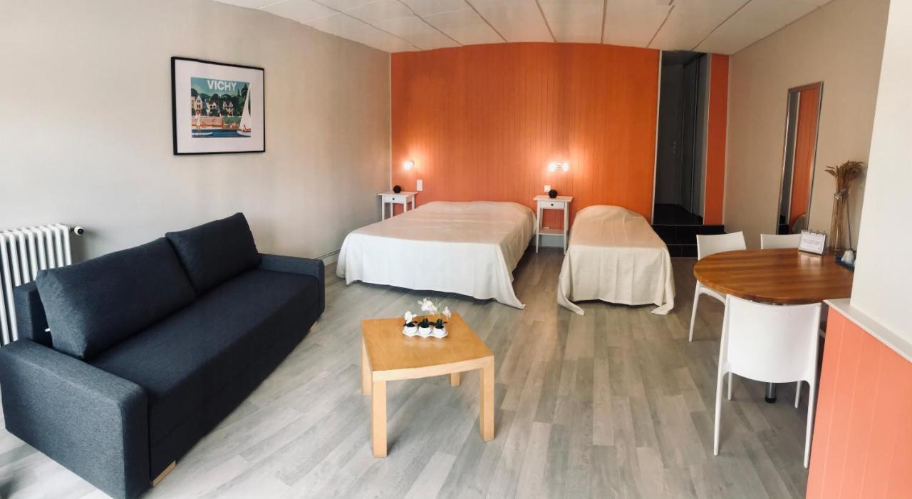 Le Clos Fleuri - Maison Vigier Maringues エクステリア 写真