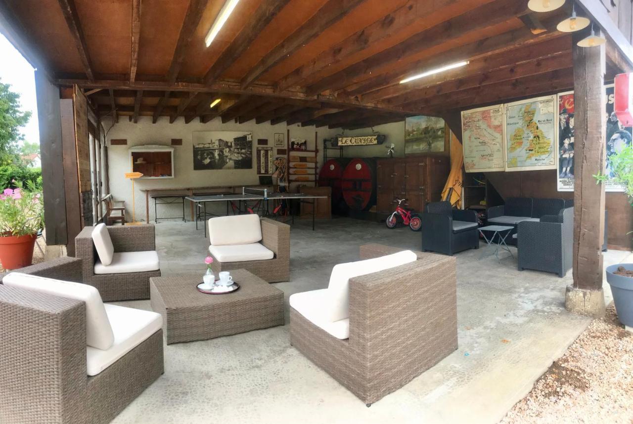 Le Clos Fleuri - Maison Vigier Maringues エクステリア 写真
