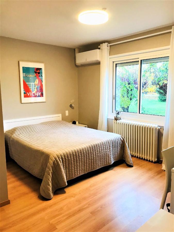 Le Clos Fleuri - Maison Vigier Maringues エクステリア 写真