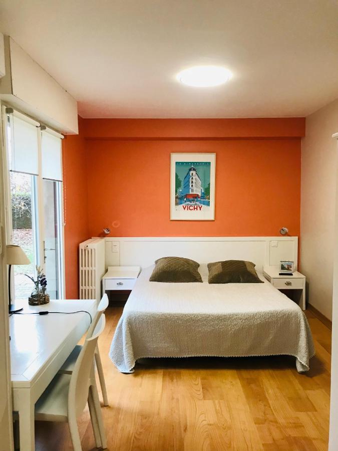 Le Clos Fleuri - Maison Vigier Maringues エクステリア 写真